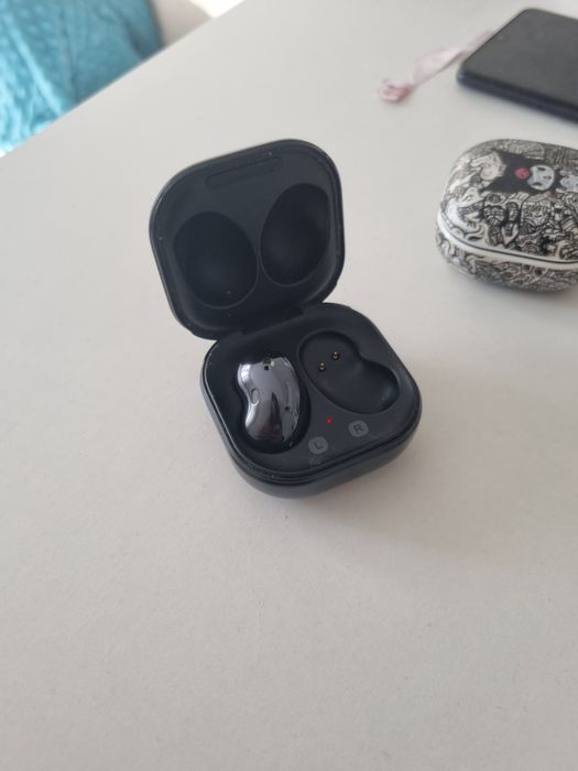 Продам Samsung buds live