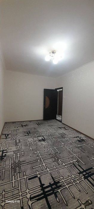 Шахар марказида жойлашган 3 хонали  квартира сотилади