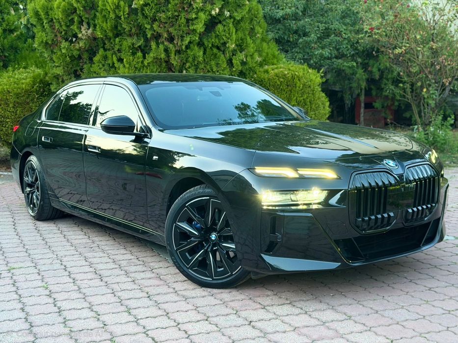 BMW Seria 7 2023 — imagine 2