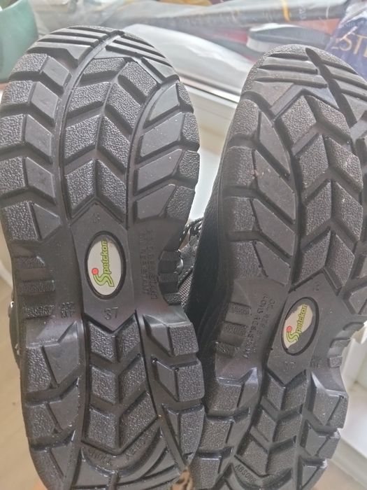 Продам Сефти ботинки!