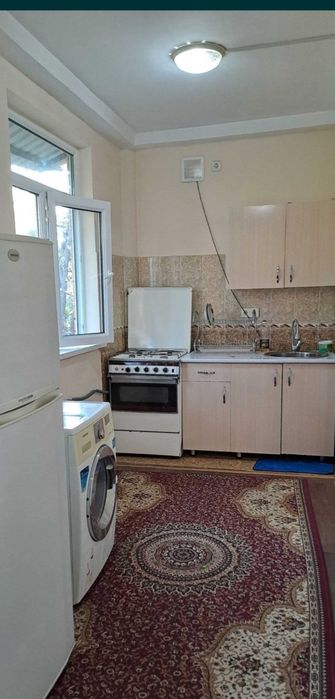 В Чиланзарском р.Фархадский базар сдается 1 комн.квартира