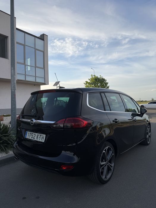 Opel Zafira Facelift 2019 Automată 7 Locuri 1.6 Benzină 136CP