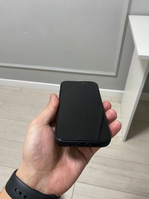 Айфон 15 про.