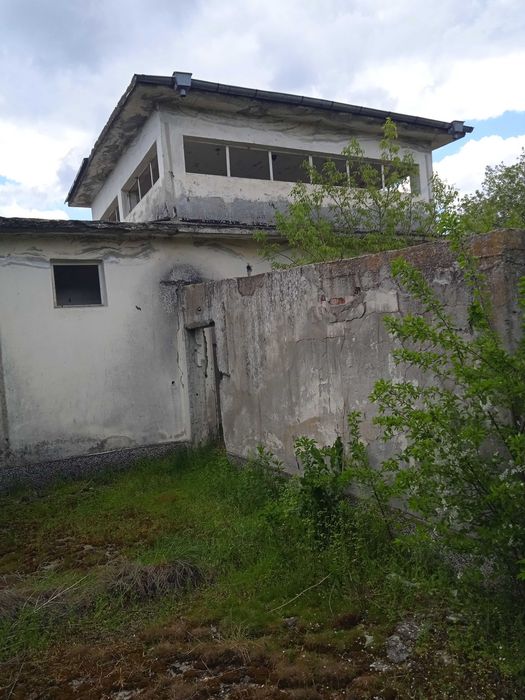 Производствена база
