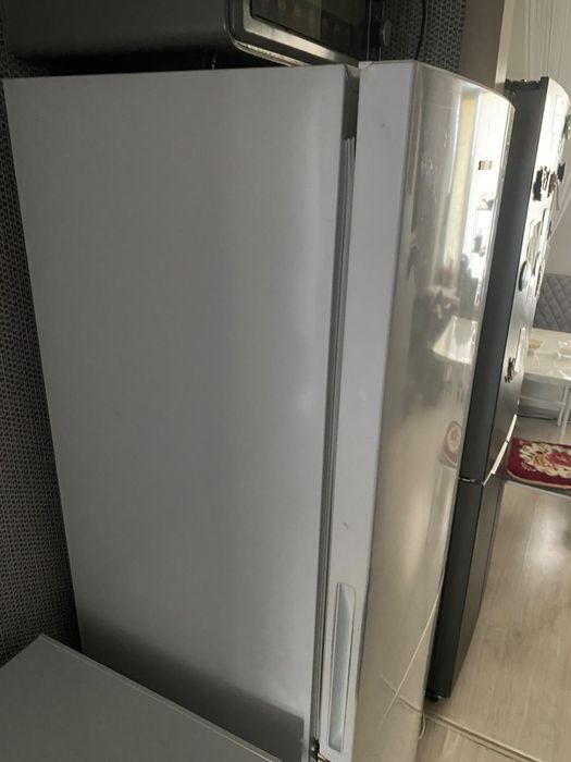 Продам холодильник за 60000 тенге