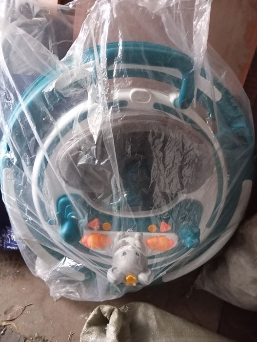 Продам ходунки новые