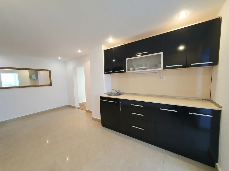 Apartament cu 3 camere în Alfa