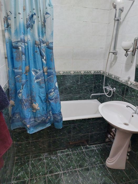 Продаётся 3-х комнатная квартира на Паркенстком базаре  3/9/9