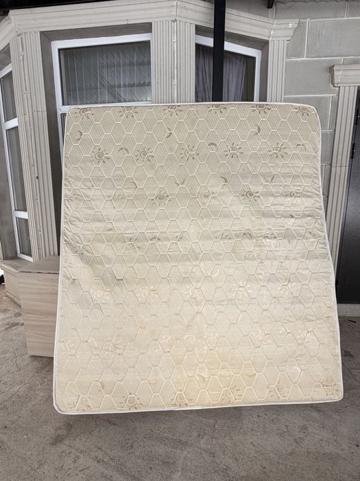 Отдам матрас 180*200