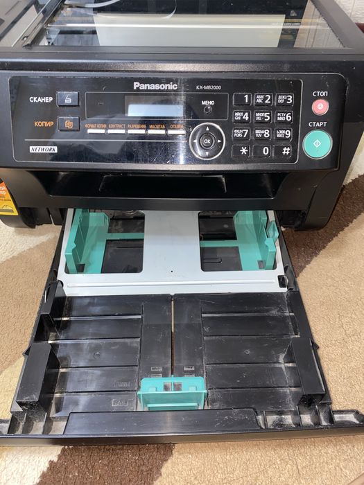Продаю принтер panasonic.