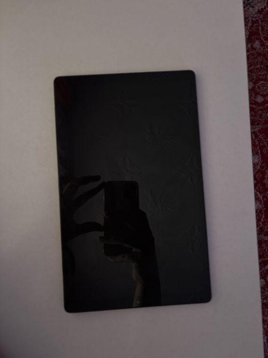 Tableta lenovo functionabila.Arata impecabil