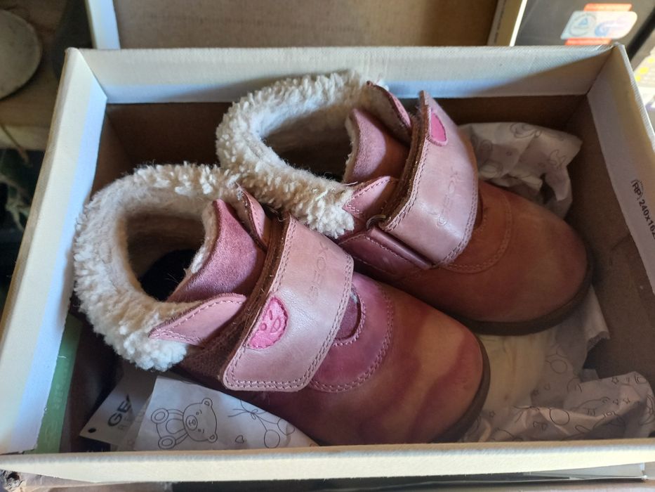 Ghete fetite marimea 25