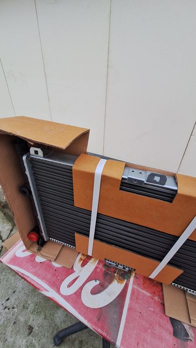 Чисто нов радиатор за Опел Астра