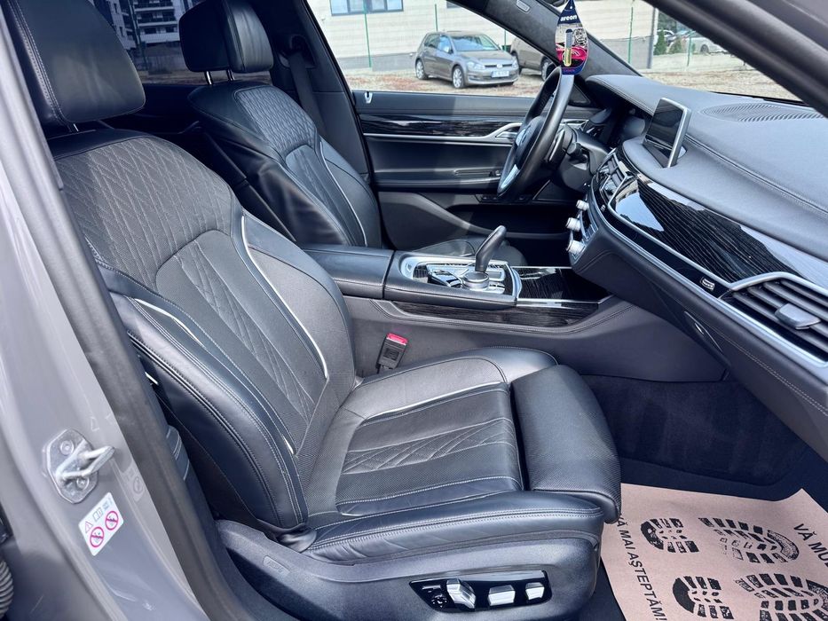 BMW SERIA 7  BMW 730d  X-drive G11 Laser,Ventilatie, Trapa, Soft closse,  Carbon
