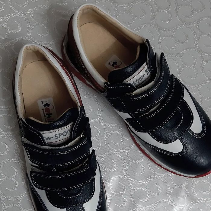 Кроссовки детские