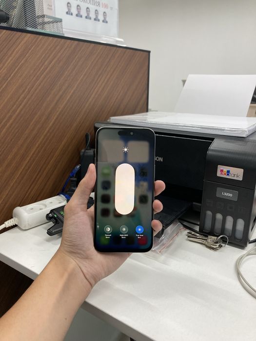 Продам срочно iPhone 15 Pro Max 512GB