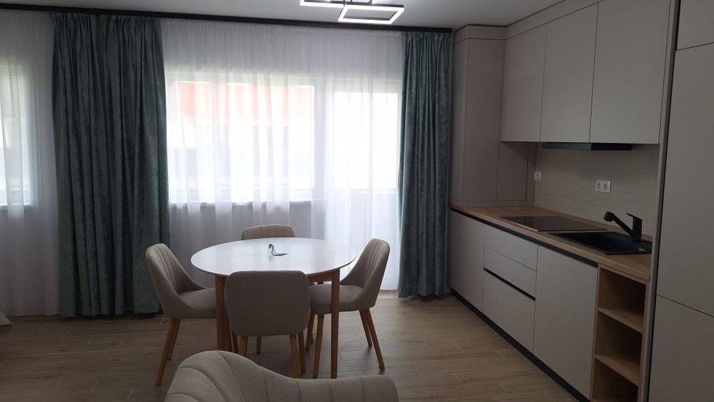 Garsonieră modernă la etajul 1 cu balcon | Mobilată și utilată complet | Zonă rezidențială