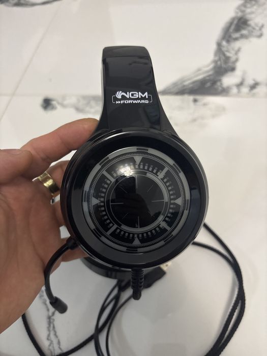 Casti gaming cu microfon