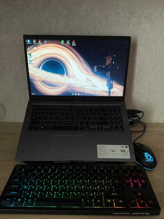 ноутбук ASUS vivobook laptop