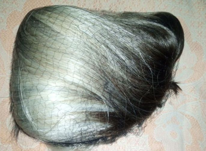 Продам два платья и парик