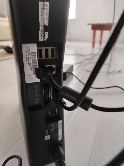 Xbox 360 + 2 Pult + Kinect (To‘liq Ishlaydi)
Holati yaxshi, hammasi is