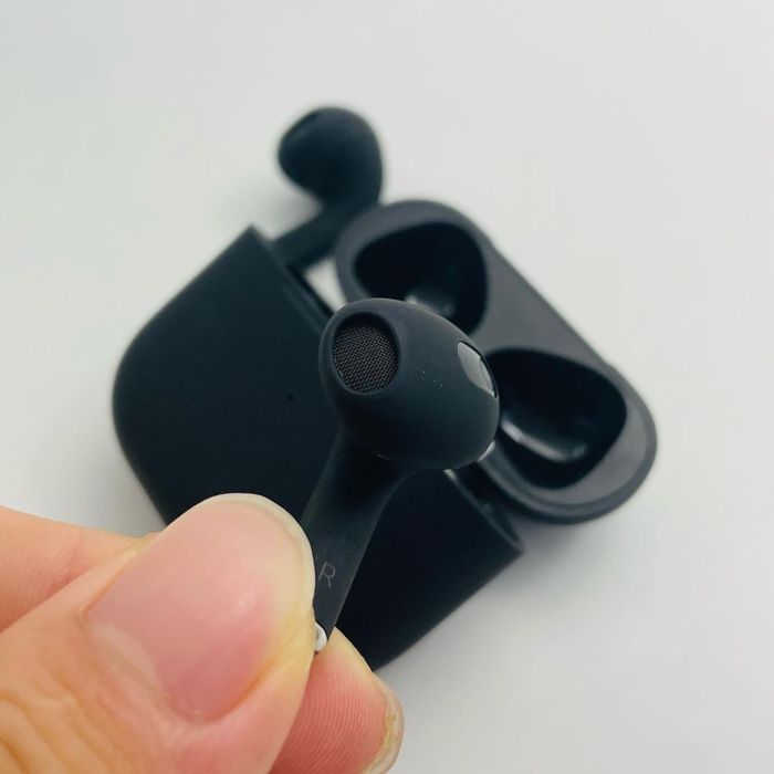 Продам Наушник AirPods3 black