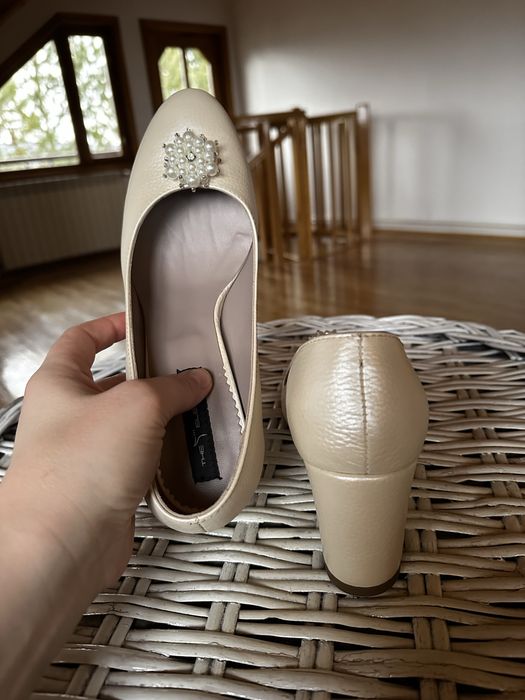 Pantofi din piele mireasa noi