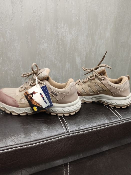 Продавам спортни маратонки