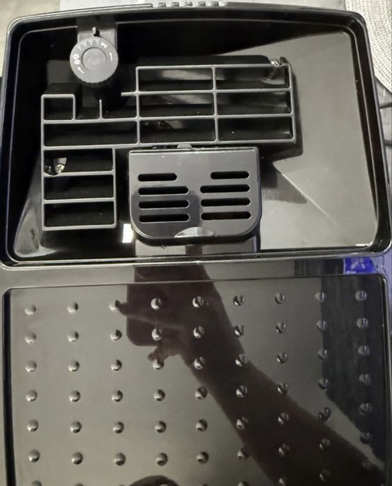 Aparat de cafea automat De’Longhi Magnifica S – stare impecabilă
