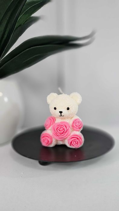 Lumânare ursuleț handmade – decor dulce și parfumat