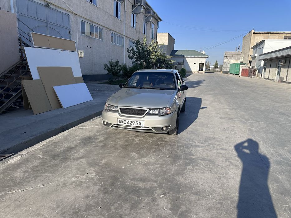 Nexia girit srochno sotiladi