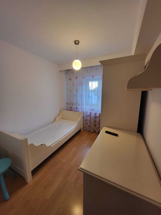 Ap 3 camere, 2 bai, decomandat, Sibiu, Str Uzinei, et 4