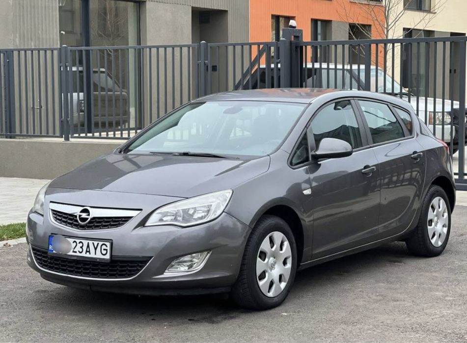 Opel Astra/ 2011