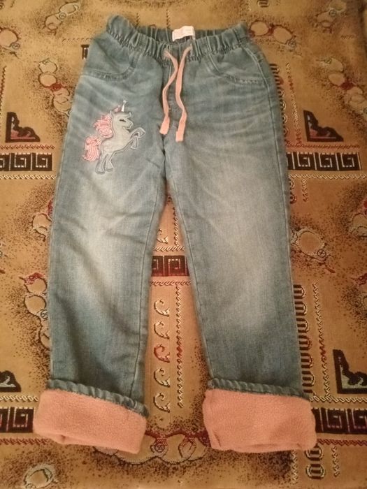 Продам джинсы на флисе для девочки
