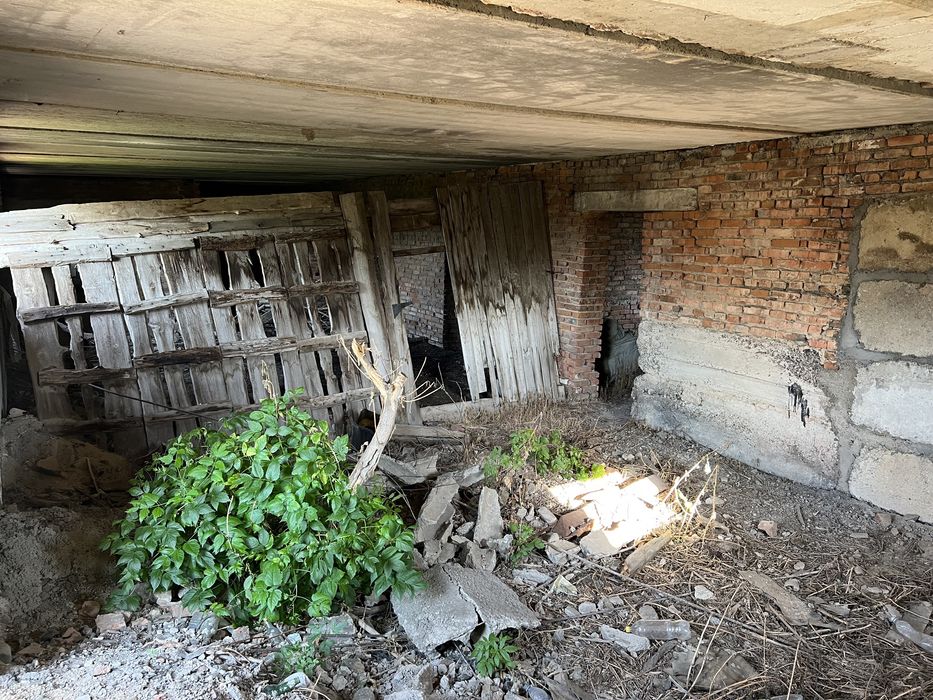 Здание 700 кв. 3-х этажное