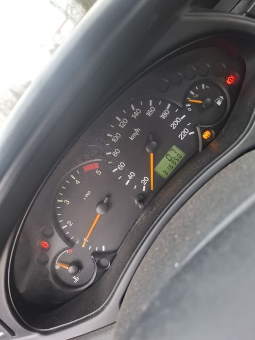 Vand ford focus 1 motor 1.8 diesel an 2004 acte la zi fiscal