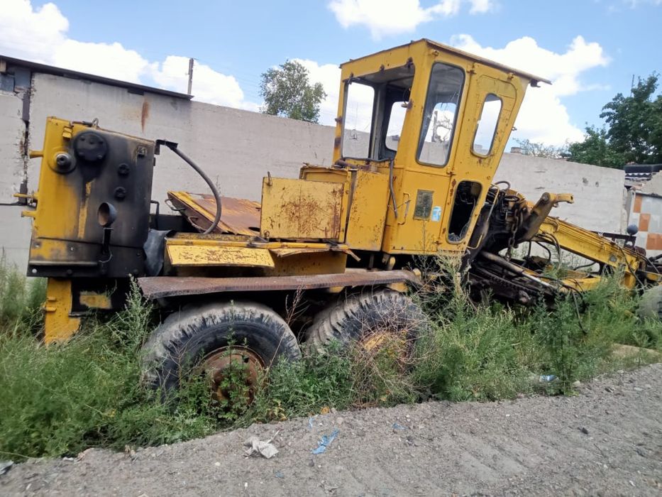 Продам автогрейдер Дз 143 грейдер