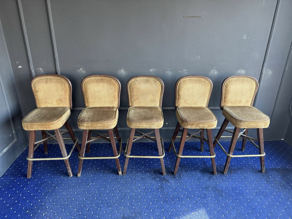 Барные стулья деревянные