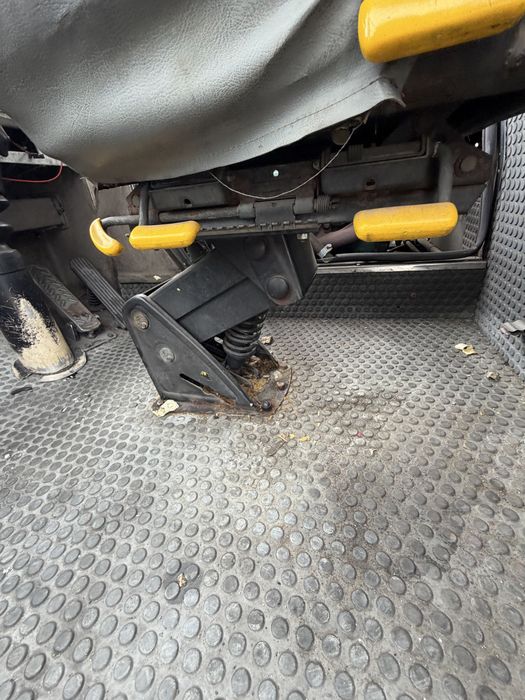 Седалки за бус/камион/спец техника – регулируеми, здрави