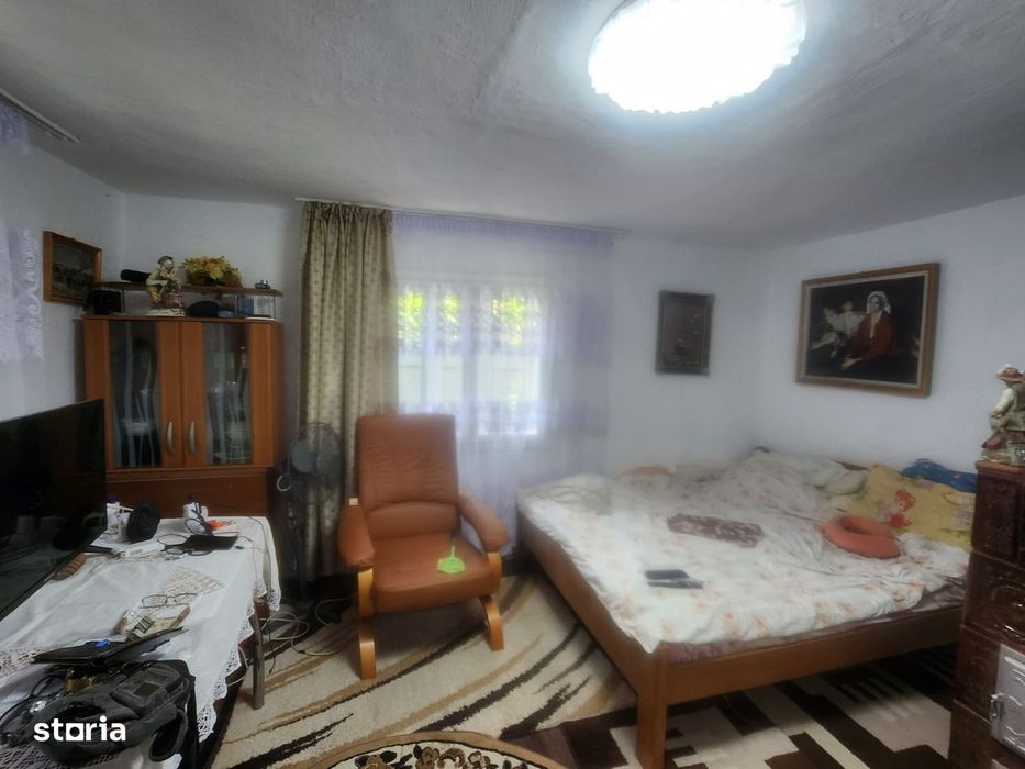 Casa cu 2 camere in Margineni