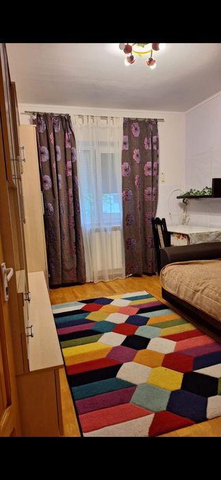 Proprietar închiriez apartament 3camere