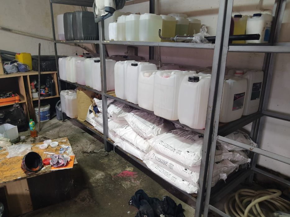 Продам стеллажи полки склад