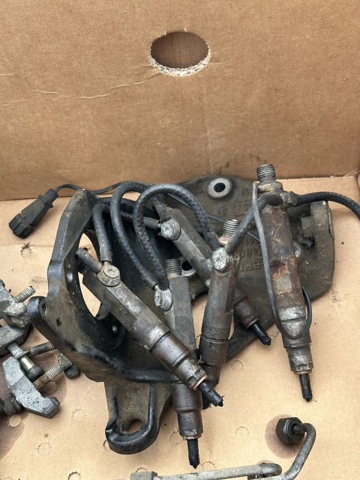 Injectoare vw LT 2.5 TDI.