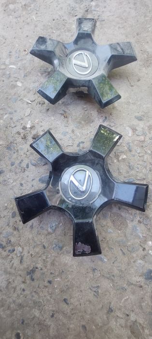 Колпачки на Lexus