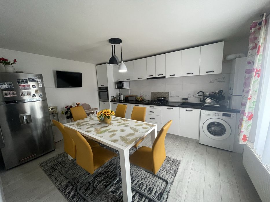 Vând Casă / S+P+1E și Mansarda / Zona (OMW Crisan) Slatina