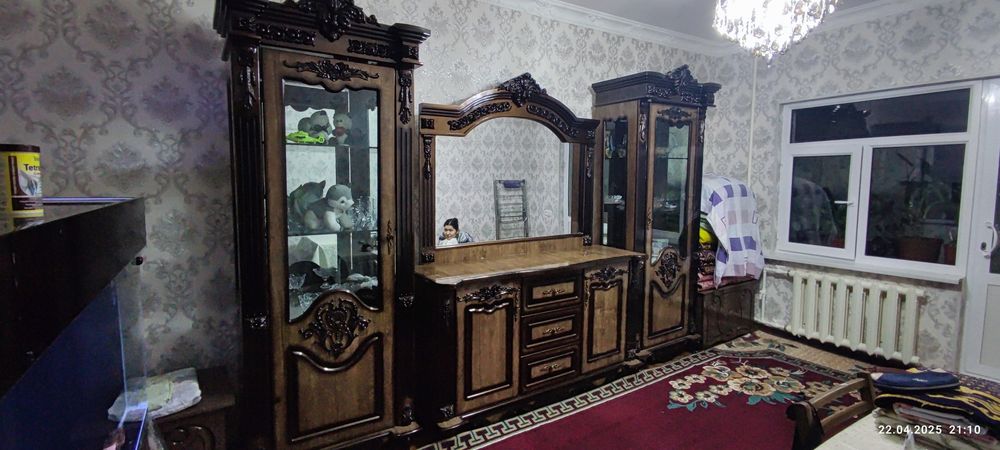 Продается срочно Пенал и комод