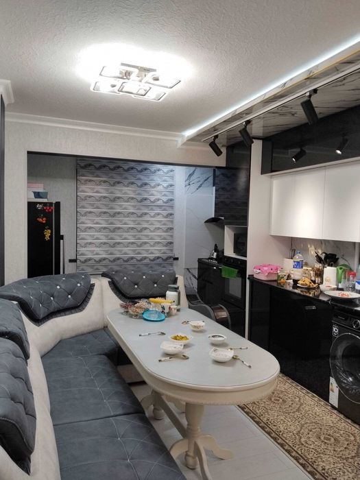 Kvartira sotiladi 4- xonali 3- etaj 9 etajli dom