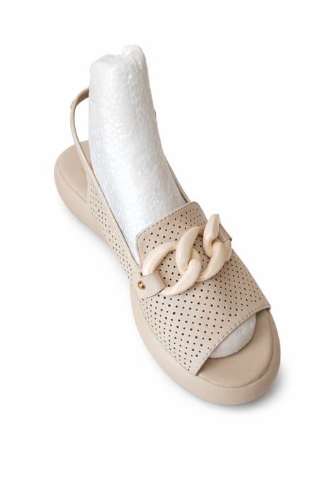 Отдаю обувь в хорошем состоянии.