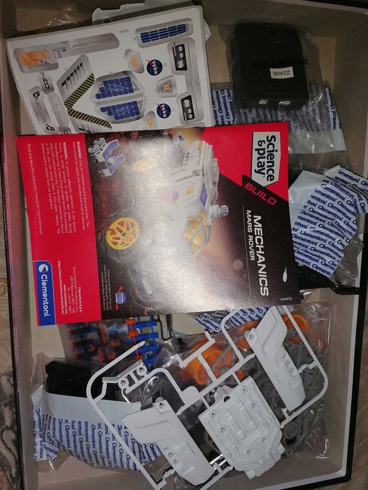 Детска играчка - Clementoni марсоход