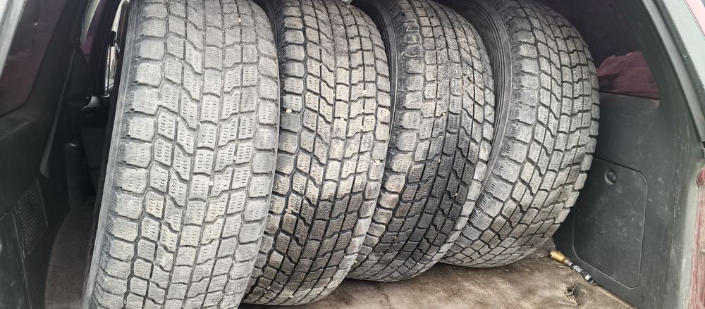 Продам резину липучка